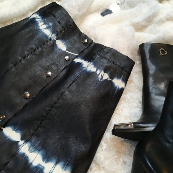 **SOLD** ZARA VEGAN TIE DYE MINI - Picture 2 of 9